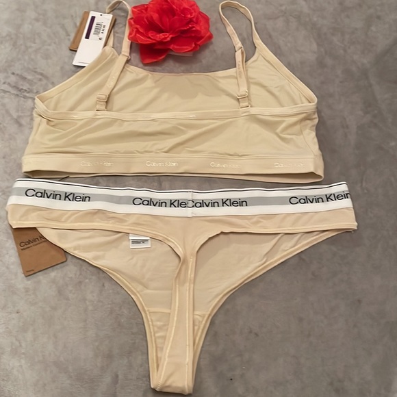 Calvin Klein Form to Body Naturals Unlined Bralette/Thong Set - Size 2X - Picture 7 of 12